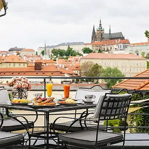 Four Seasons ***** Prague
