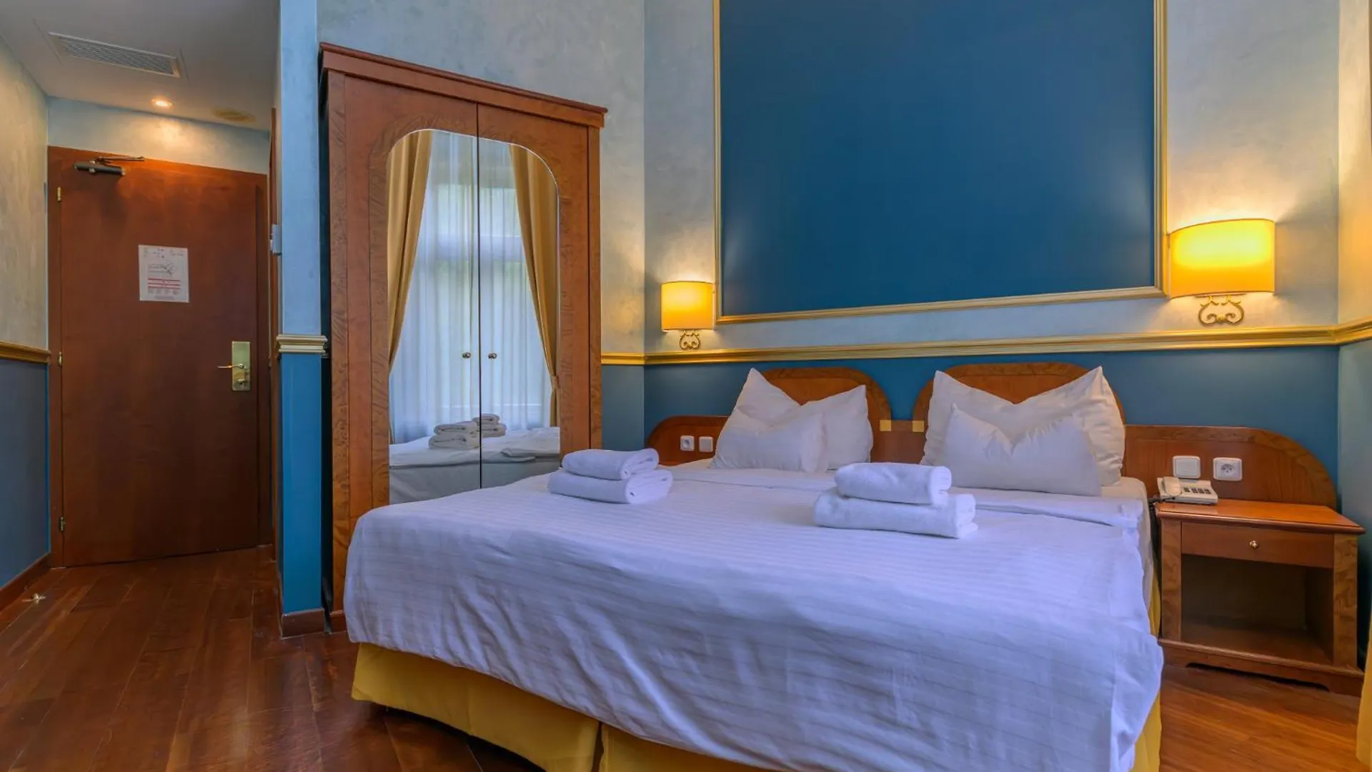 פראג Hotel Kinsky Fountain 4*,  צ'כיה