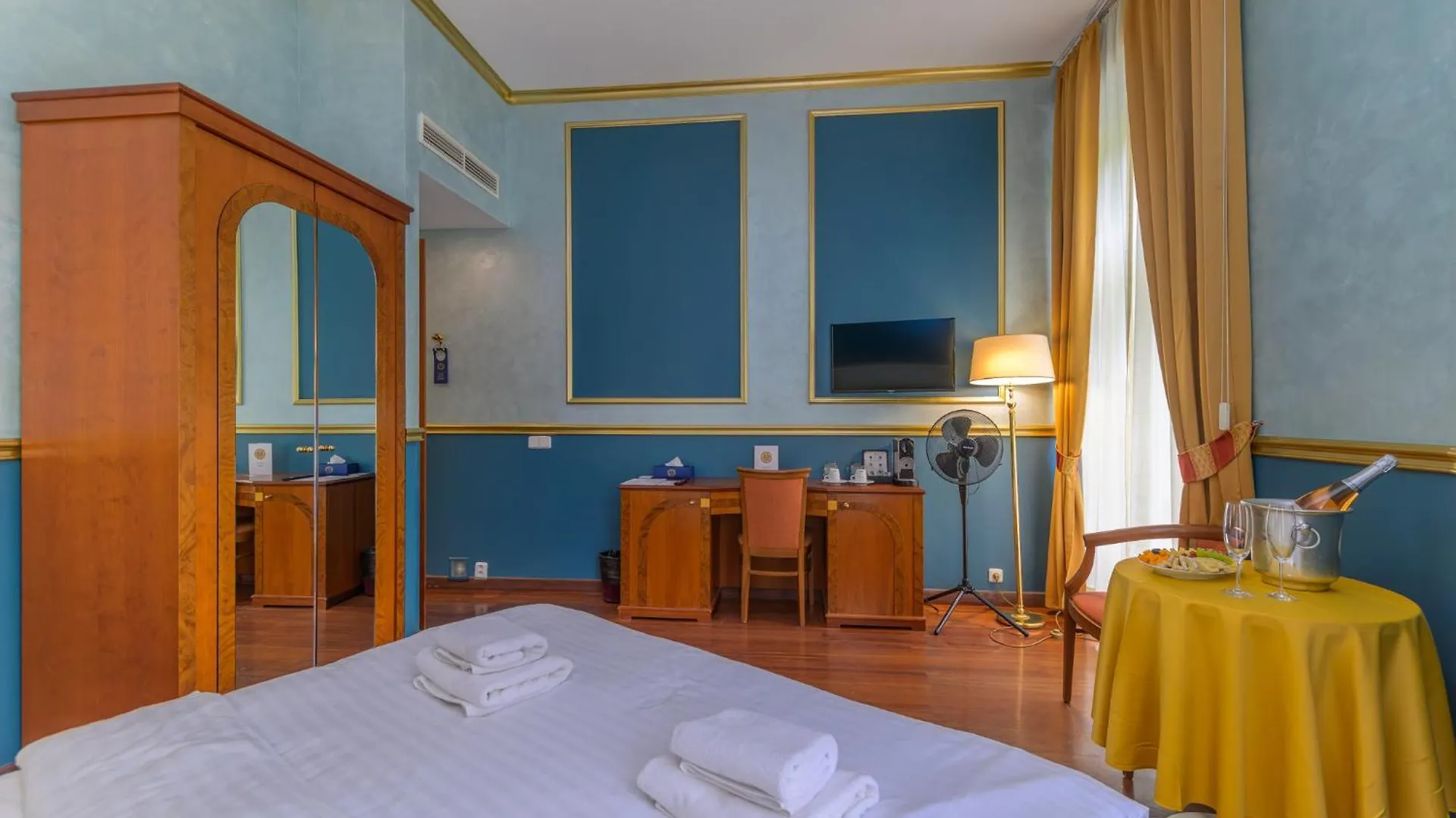 פראג Hotel Kinsky Fountain 4*,