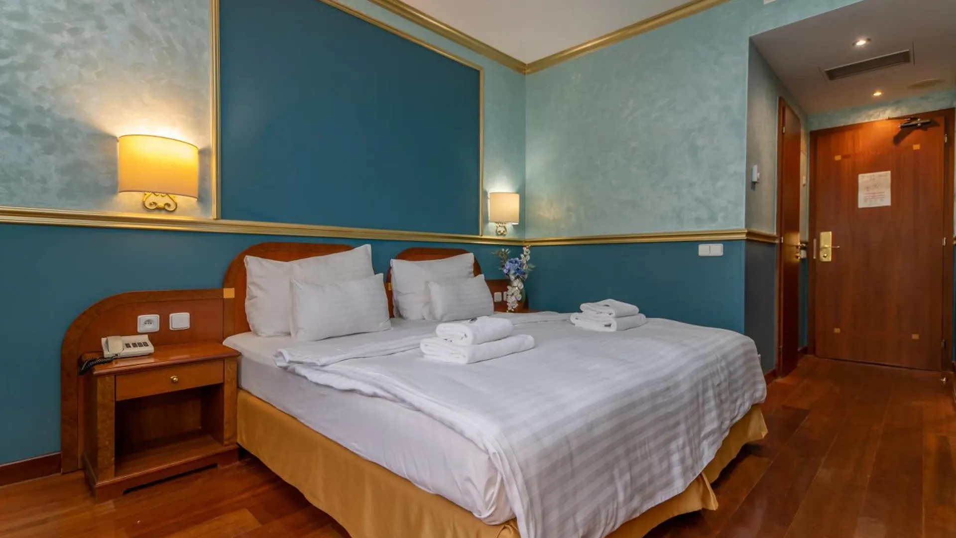 פראג Hotel Kinsky Fountain 4*,